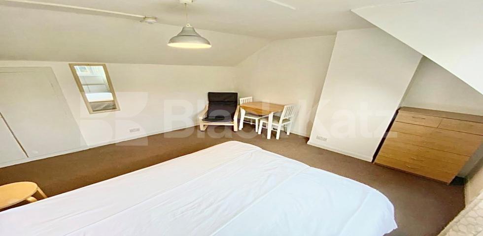 			Includes WATER & COUNCIL TAX!, Studio Apartment, 1 bath, 1 reception Studio			 Woodland Rise, Muswell Hill